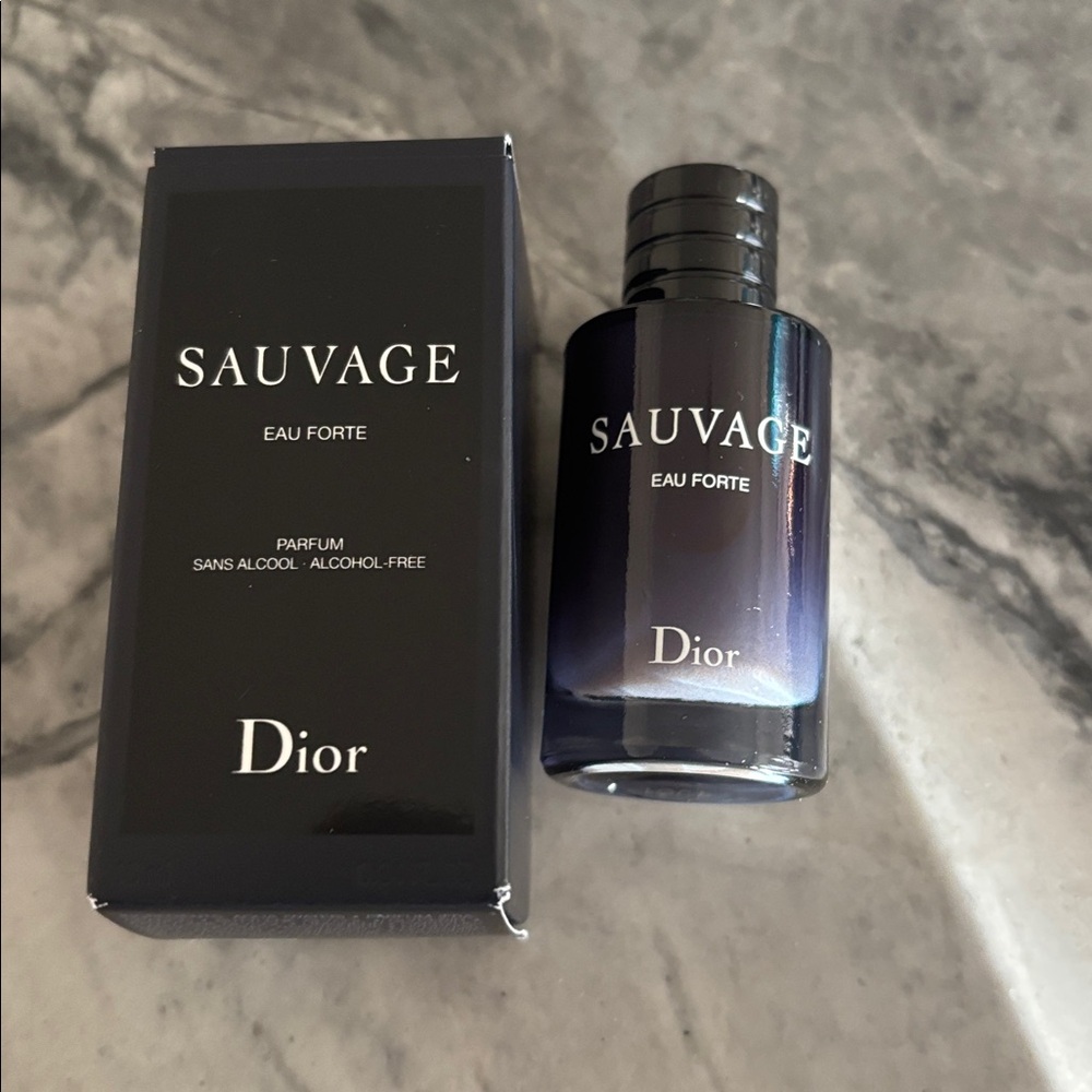 Dior Gift Set - Picture 4 of 8